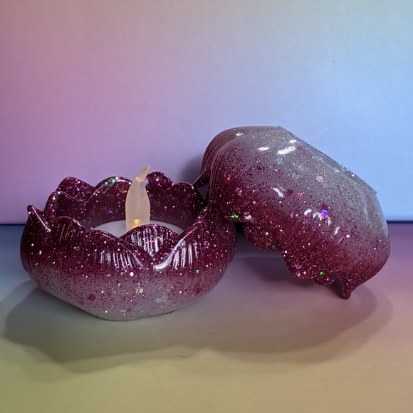 Ombre Glitter Resin Lotus Flower Tea Light Holders - Picture 2 of 5